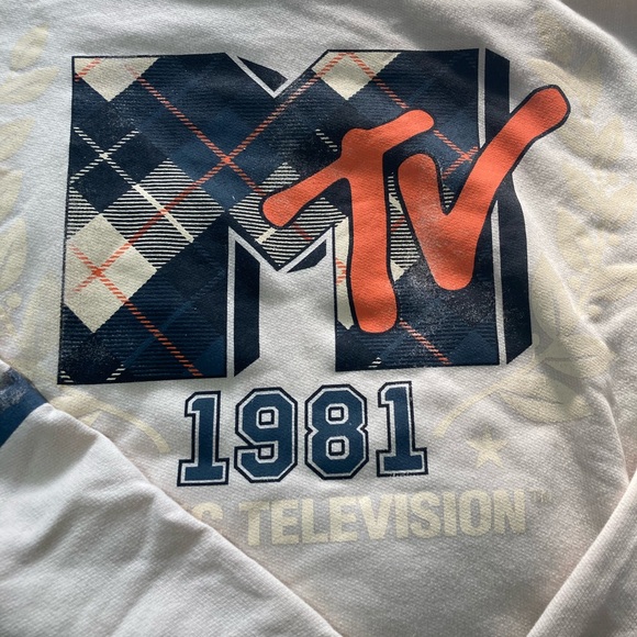 NWT Sweater Women's beige long-sleeved sweater with MTV print design. Size XL - Picture 2 of 9